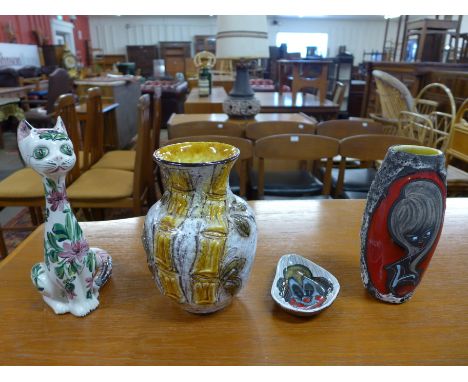 Four pieces of vintage Italian pottery 
