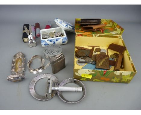 Quantity of collectables including dressing table items, coinage, lighter etc