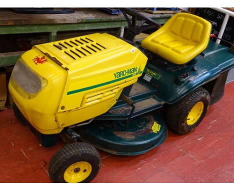 Yardman ride-on lawnmower with a Briggs &amp; Stratton engine (two new tyres and cutting belt removed for safety)