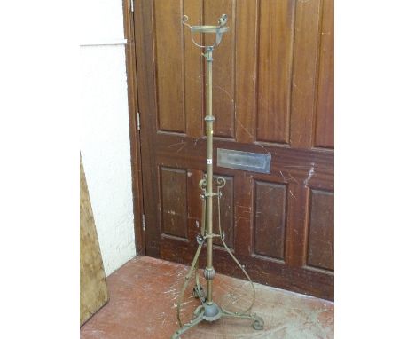 Vintage metal/brass oil lamp stand