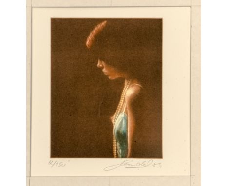 Handel, Peter   (*1949)  Farbradierung. "Mädchen mit Perlenkette", l. u. num. 62/150, r. u. sign. U. dat. "83", in Sammelmapp