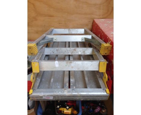 FOLDING STEP STOOL