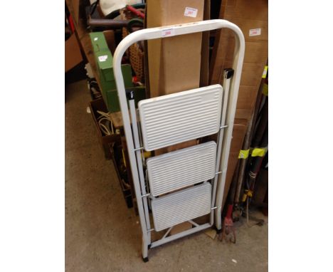 WHITE STEP LADDERS