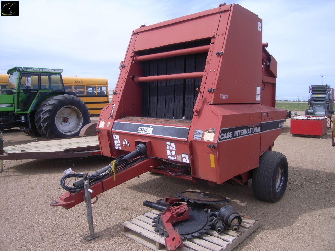 Lot 2075 - 1993 Case/IH 8465 Round Baler SN CFH007442, gathering wheels,