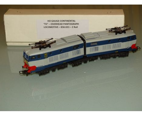 HO GAUGE: A LIMA ITALIAN OUTLINE 2-RAIL ELECTRIC LOCOMOTIVE - E 656.023 IN FS LIVERY - G IN COLLECTOR'S BOX