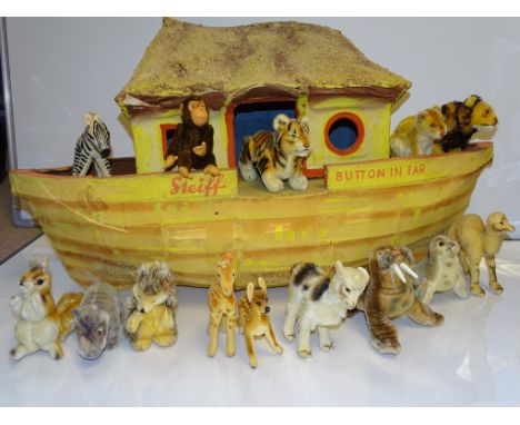 STEIFF: A VINTAGE 1950S LARGE SCALE NOAH'S ARK - TOGETHER WITH 14 ASSORTED STEIFF ANIMALS FROM THE SAME PERIOD - G/VG