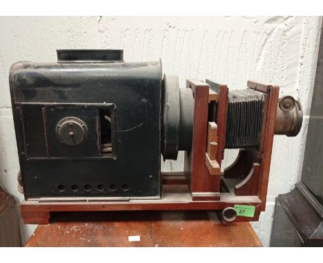 A late 19th / early 20th century lantern projector