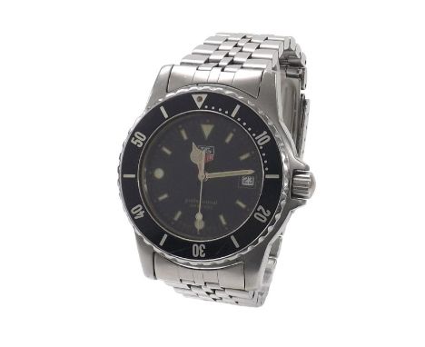 Tag Heuer Professional 200m stainless steel gentleman's bracelet watch, ref. 929 113D, black bezel and dial, quartz, 39mm (C4