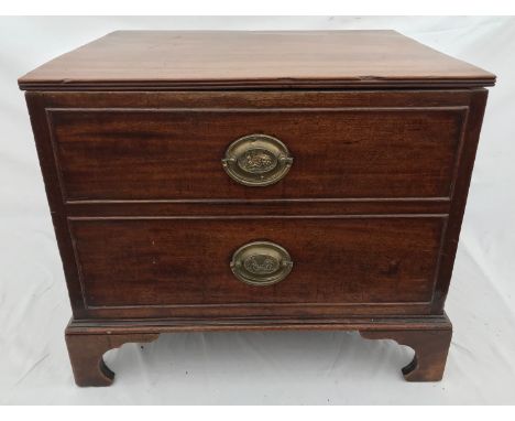 A Victorian mahogany commode with pottery inner. 44 h x 54 w x 56cms d.Condition ReportFairly good condition, minor dents to 