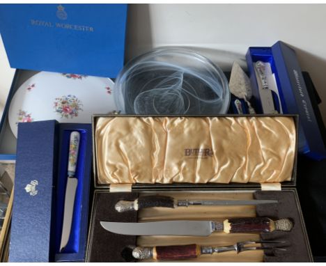 A miscellany to include a boxed Royal Worcester cake plate, a Butler Cutlery carving set, an Aynsley cake slice and knife, gl