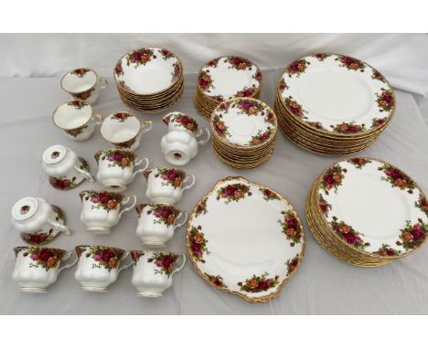 A quantity of Royal Albert 'Old Country Roses' dinner &amp; tea ware. Description in condition report.Condition Report10 dinn