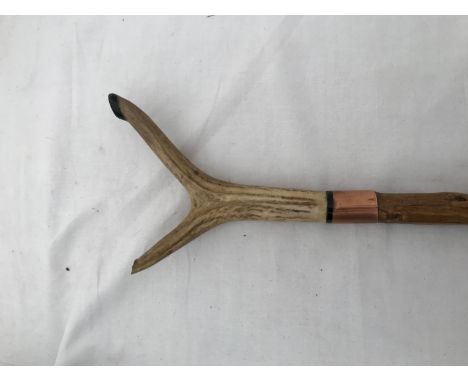 Horn handled walking stick 47cms l.Condition ReportGood condition, copper ferule.