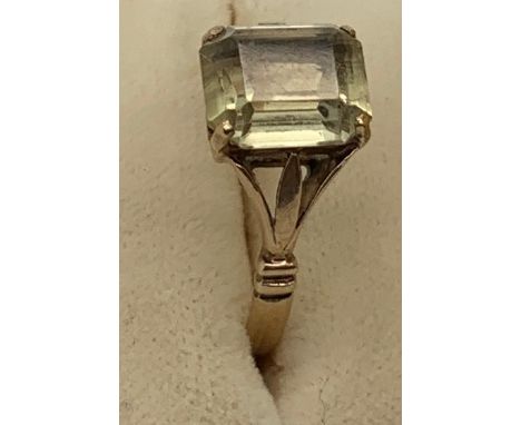 A 9ct gold gem set lady's dress ring. Size N.Condition ReportGood condition.