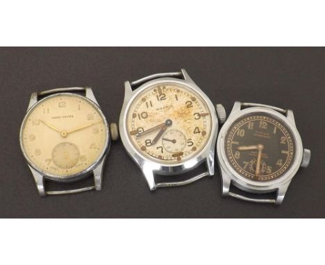 Moeris WWII British Army issue Military wristwatch, circular silvered dial with Arabic numerals, dot hour markers, minute tra