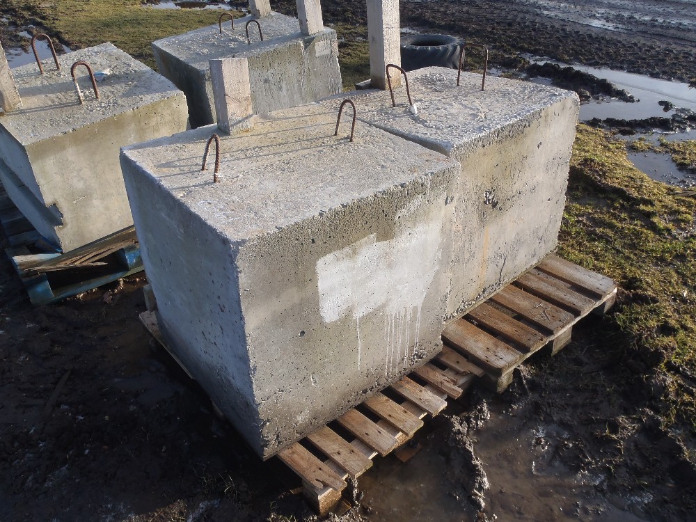 2 X Concrete Blocks 1 Ton with Lifting Eyes