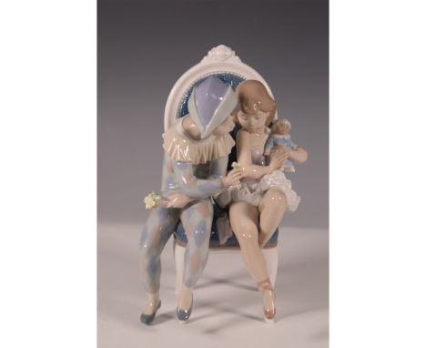 Beautiful Lladro porcelain figurine titled Flirtatious Jester, model number 01005844. Designed by Regino Torrijos and issued 