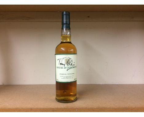 HOUSE OF COMMONS  - SIGNED BY TONY BLAIR
Blended Scotch Whisky
70cl, 40% volume, with letter of authenticating the signature 