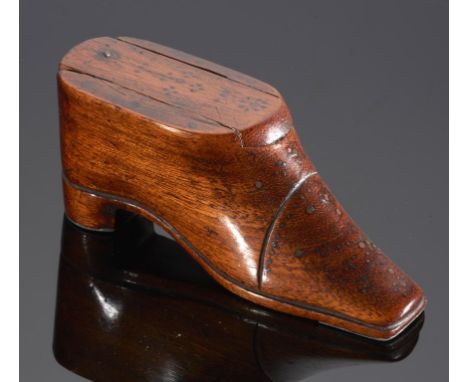 A VICTORIAN FRUITWOOD SHOE NOVELTY SNUFF BOX, MID 19TH C  in the form of a brogue with brass pin 'stitches' and sliding lid, 