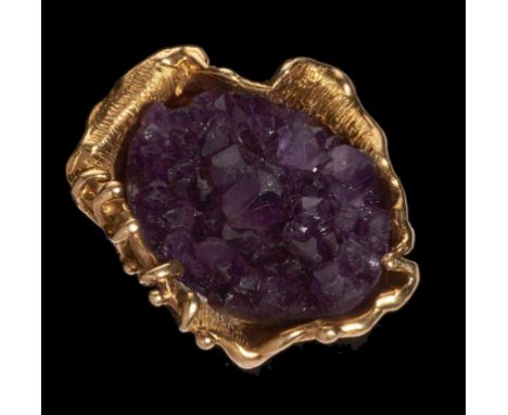 AN ORGANIC FORM NATURAL AMETHYST DRUSY RING drusy 30 x 25mm, in gold, marked 18ct, 28.6g, size M++Good condition