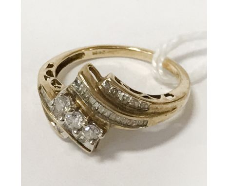 9CT GOLD DIAMOND RING SIZE M