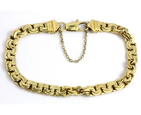 18ct yellow gold fancy curb bracelet.