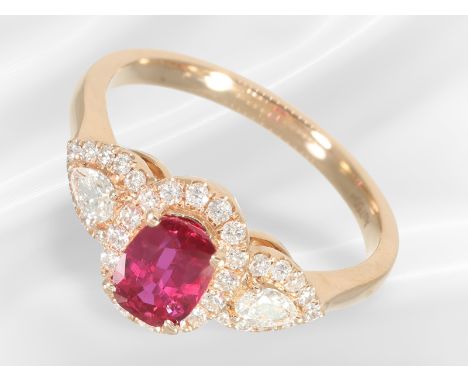 Ring: neuwertiger, ausgesprochen schöner Goldschmiedering mit Burma-Rubin und Brillanten: Ca. Ø17mm, RG 53, ca. 3,5 g, 18K Ro