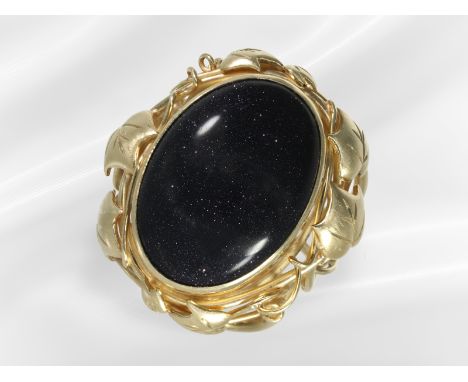 Ring: prunkvoller und sehr breiter Goldschmiedering mit Farbstein, Blaufluss-Heilstein: Ca. Ø18mm, RG58, ca. 24,9g, 14K Gelbg