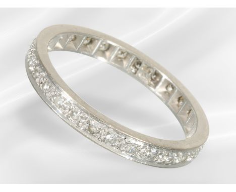 Ring: feiner Diamant-Memoire-Goldring, 18K Weißgold: Ca. Ø18mm, RG57, ca. 2,9g, 18K Weißgold, ca. 3mm breit, rundum besetzt m