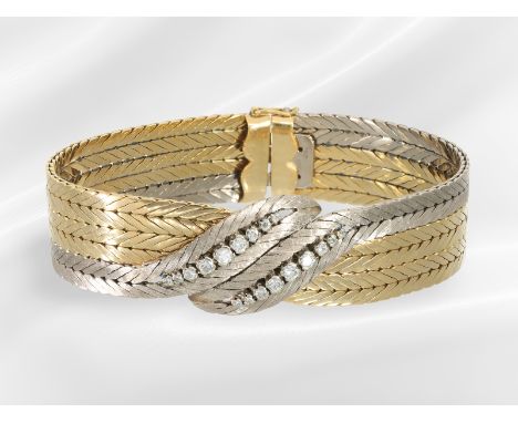 Armband: dekoratives und aufwendig gefertigtes Bicolor-Goldschmiedearmband mit feinem Brillantbesatz, 18K: Ca. 18,5cm lang, c