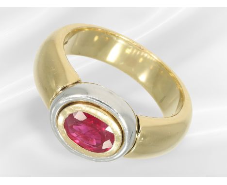 Ring: massiver 18K Goldring mit Rubinbesatz, ca. 0,7ct: Ca. Ø17,5mm, RG55, ca. 13,1g, 18K Gold, massive Handarbeit, Ringkopf 