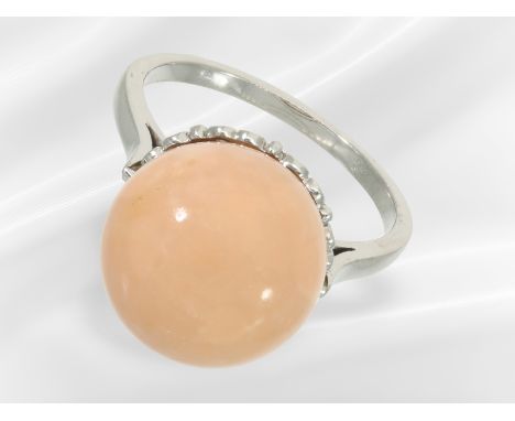 Ring: antiker französischer Platinring mit extrem seltener Naturperle "Melo Melo": Ca. Ø 16mm, RG 50, ca. 6,5g, Platin, franz