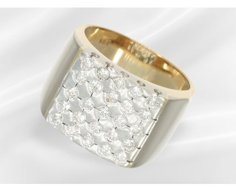 Ring: breiter Brillant-Herrenring gefertigt in Bicolor, ca. 0,75ct: Ca. Ø18mm, RG56, ca. 10,4g, 14K Gold, Ringkopf ca. 14mm b