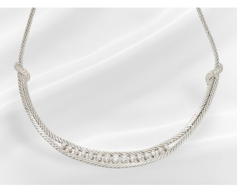 Kette/Collier: weißgoldenes vintage Brillant-Mittelteil-Collier, ca. 0,6ct: Ca. 44cm lang, ca. 24,8g, 18K Weißgold, Mitteltei