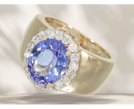 Ring: attraktiver, breiter Tansanit/Brillant-Goldschmiedering, schöner Tansanit von ca. 3,7ct: Ca. Ø17,5mm, RG54, ca. 8,1g, 1