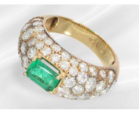 Ring: sehr dekorativer vintage Smaragd/Brillant-Goldschmiedering, ca. 5ct: Ca. Ø17,5mm, RG55, ca. 7,3g, 18K Gelbgold, im Verl