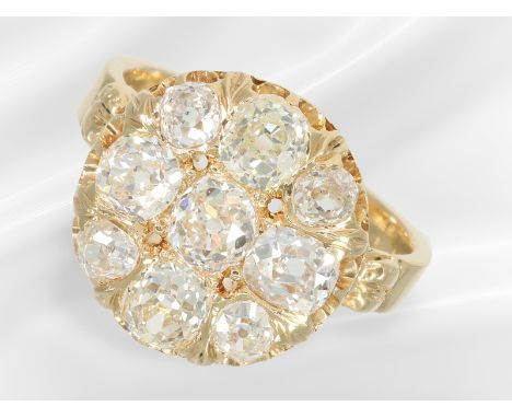 Ring: dekorativer Goldring mit sehr schönen Altschliffdiamanten, insgesamt ca. 2,5ct: Ca. Ø17,5mm, RG55, ca. 5,8g, 18K Gold, 