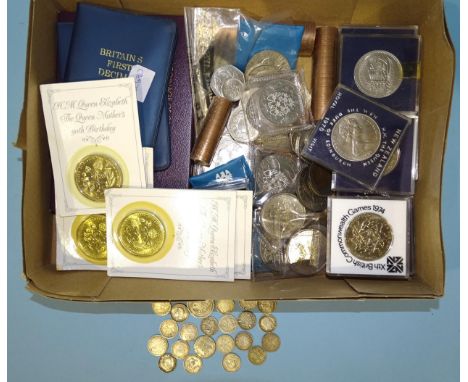 Royal Mint, a 1970 Coinage of Great Britain and Northern Ireland proof set, various British and New Zealand commemorative cro