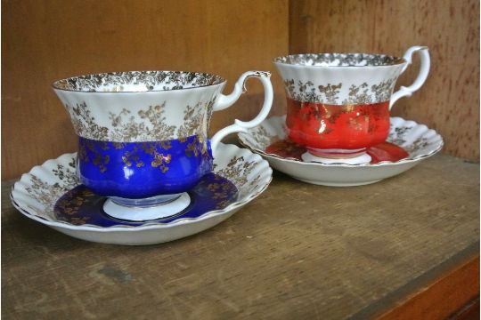 Ceramics A Pair Of 2 Royal Albert Regal Series Cups Saucers