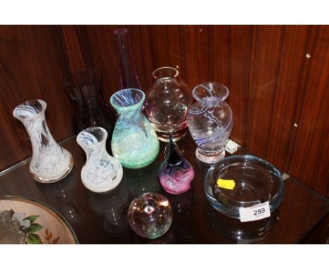 A COLLECTION OF CAITHNESS AND OTHER MARKED GLASSWARE