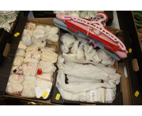 A TRAY OF BUTTERFLY NAPKIN RINGS, PEACOCK COAT HOOKS, BERRY TOP COCKTAIL SERVERS ETC AND A TRAY OF ASSORTED CERAMIC PLANT POT
