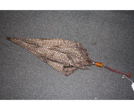 A VINTAGE KENDALL PARASOL WITH BAKELITE HANDLE 