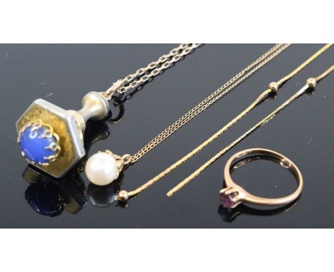 A 9ct gold amethyst solitaire ring, size O; together with a 9ct gold cultured pearl pendant, on finelink neck chain; and two 