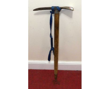 An early 20th century mountaineering axe, length 79cm