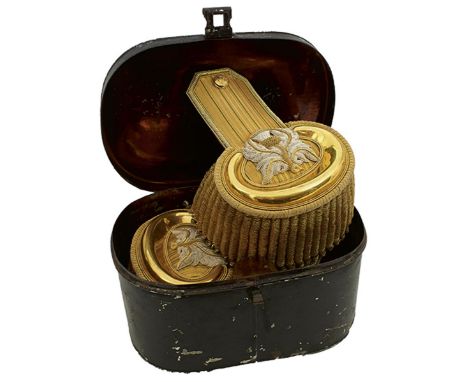 A PAIR OF 79TH (CAMERON HIGHLANDERS) REGIMENT OF FOOT SCOTTISH OFFICER'S EPAULETTES AND TIN, the bullion boards with roped bu