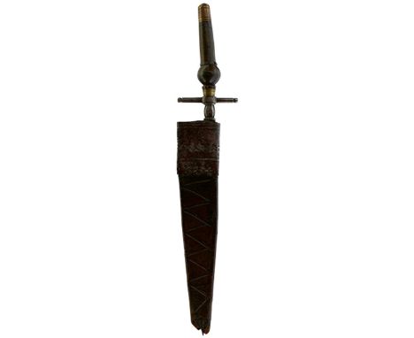 A 17TH CENTURY SPANISH PLUG BAYONET, 25cm blade, characteristic hilt with turned horn plug or grip, brass pommel, contained i