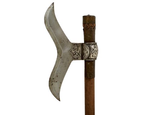 A GOOD QUALITY 19TH CENTURY INDIAN AXE, 22cm polished iron moustache-shaped head lateral ridge, socket thickly damascened wit