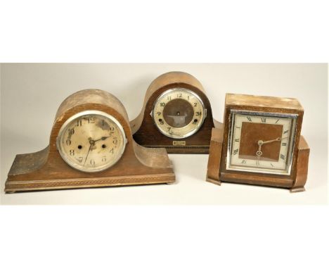 A collection of mid 20th century manual &amp; electric mantle clocks. (2) 