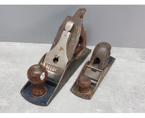Vintage Record plane No 4 1/2 together with Stanley 120 plane