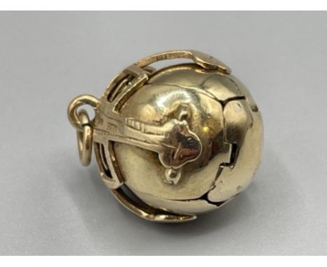 Vintage 9ct gold Masonic ball pendant 12.7g