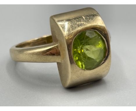 Vintage 9ct gold peridot ring size L 4.2g